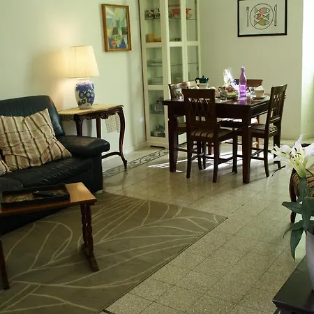 Lilium House Apts